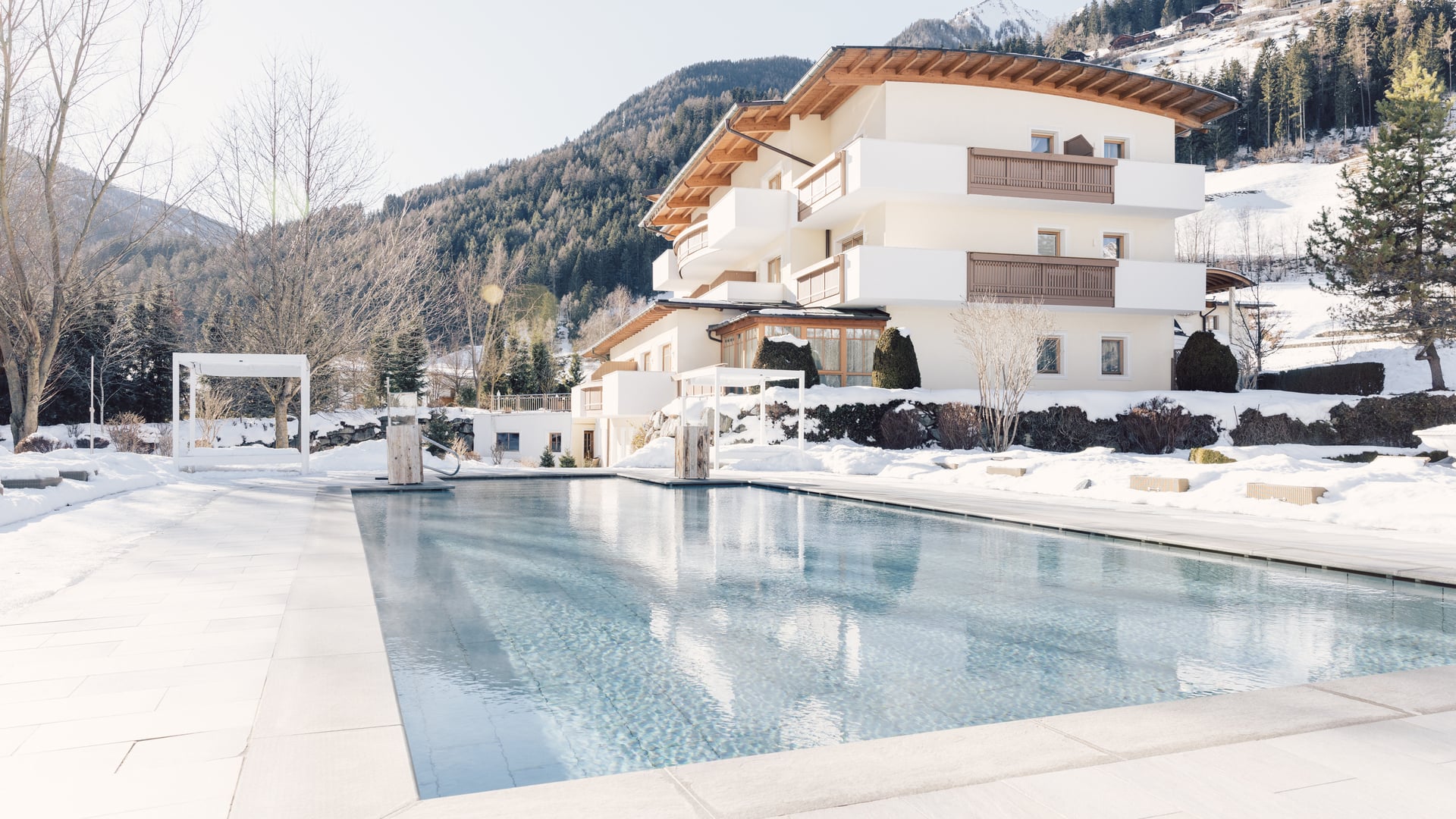 2022-Alpenpalace-Winter-Pool